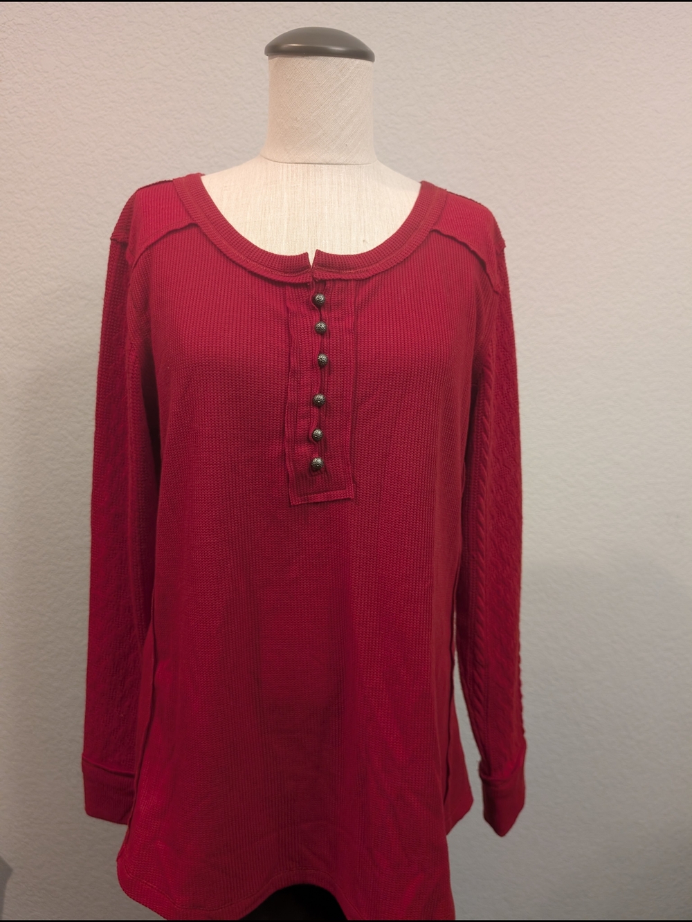 Long Sleeve Red Henley Top Women's Sz M/L Classic Thermal Material w/ Knit Arms